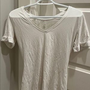 Love Tee V neck